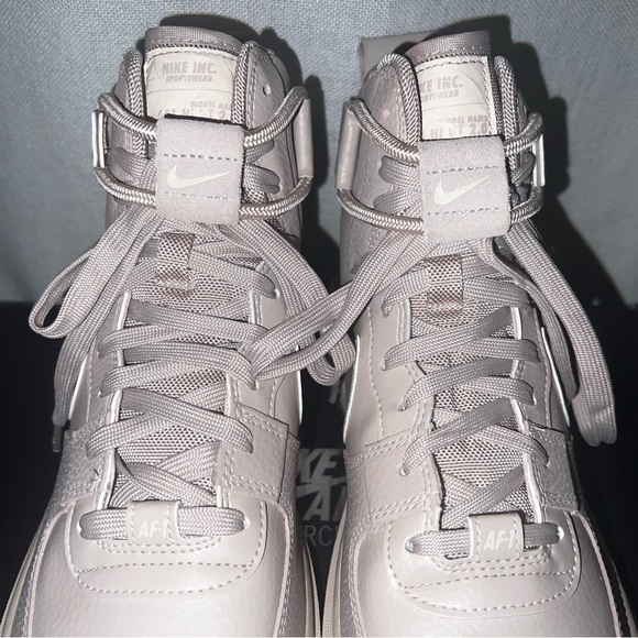 Nike Air Force 1 - Picture 5 of 11